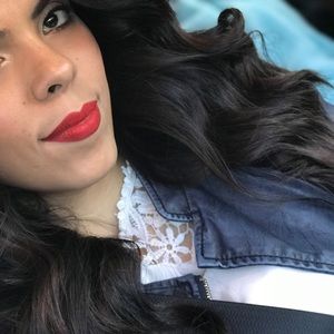 Meet your Posher, Cinthya